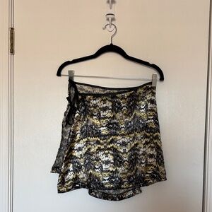 Urban outfitters- black and yellow tiger print Patterned wrap skirt - size m